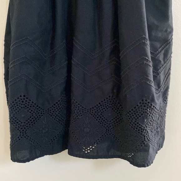 đź–¤ Gap Eyelet Embroidered Black Sleeveless Dress | Pockets | Size 2 - Picture 2 of 3